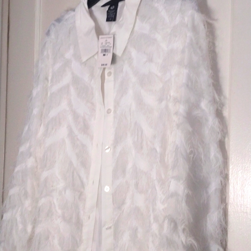 Beautiful fluffed blouse size 16